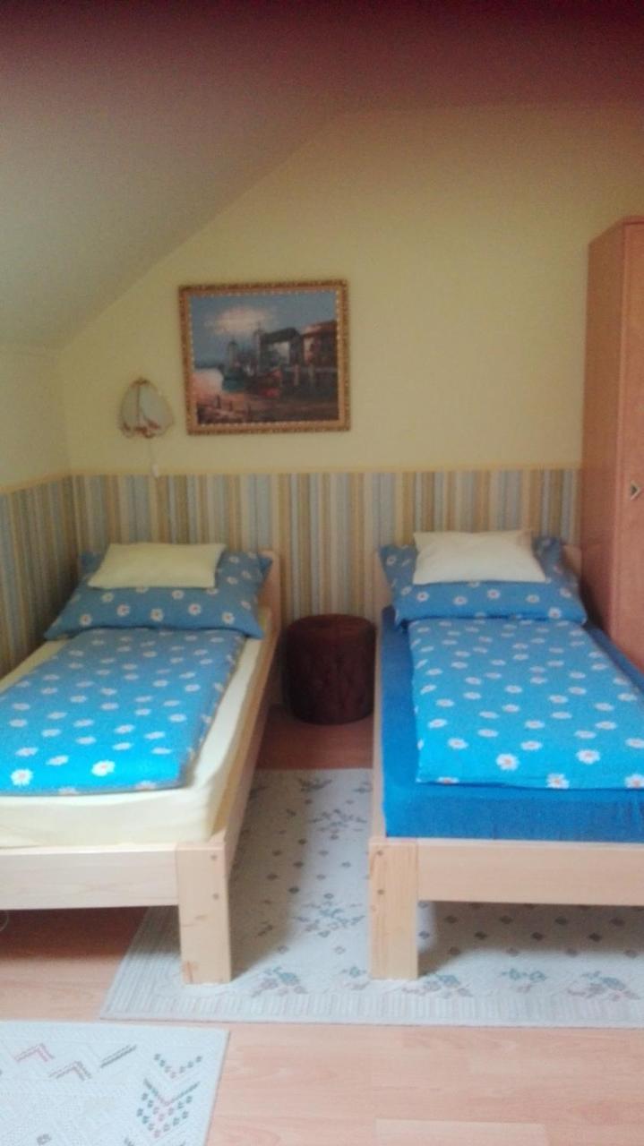 Marina-Buek Apartmanhaz Bagian luar foto